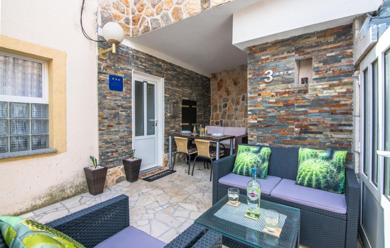 Апартаменти Stone House Knez Врбник Екстер'єр фото